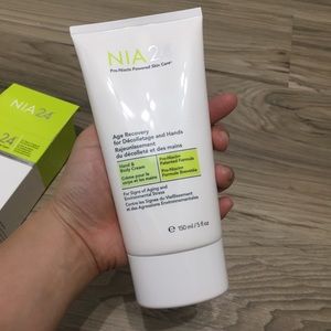 Nia24 Age Recovery for décolletage and hands new